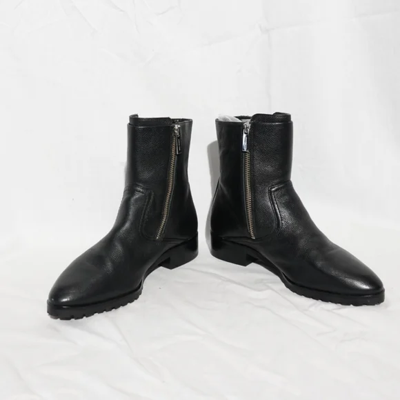MICHAEL KORS Black Triple Zippered Ankle Moto Boots w/Lugg Soles, size 8½M - Picture 3 of 11